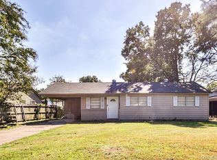 618 Bellehaven Dr, West Memphis, AR 72301