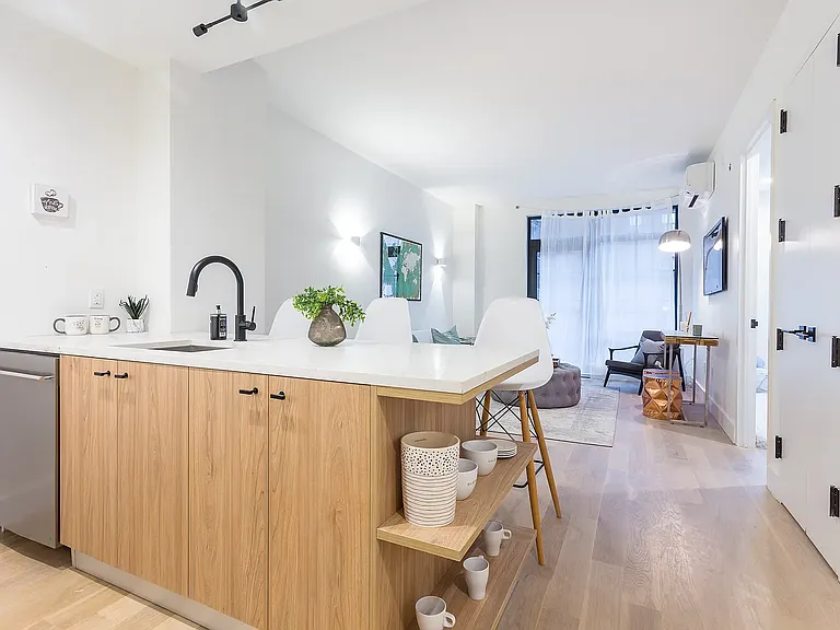 25 Bruckner Blvd #4L — Photo 2
