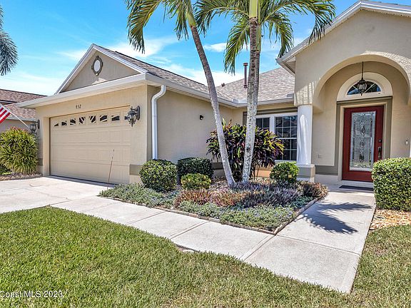 2nd image of 932 Coral Springs St