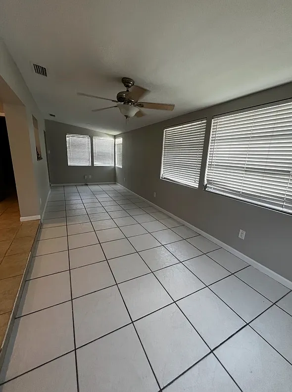 3 bed, 1370 sqft, $2,300 — Photo 4
