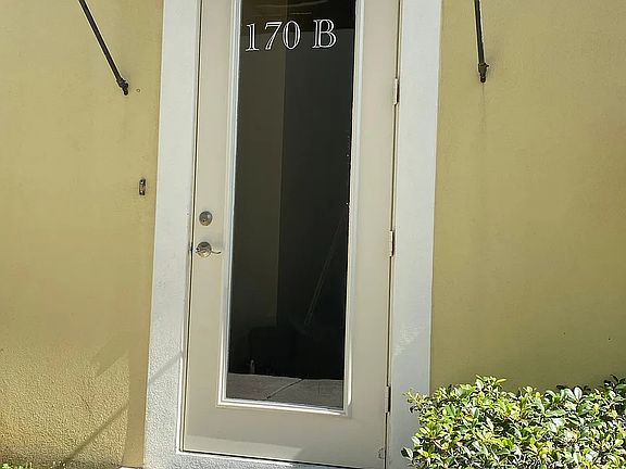 4th image of 170 State St E #170B