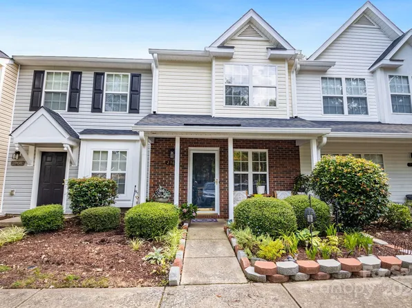 2960 Mayer House Ct, Charlotte, NC 28214