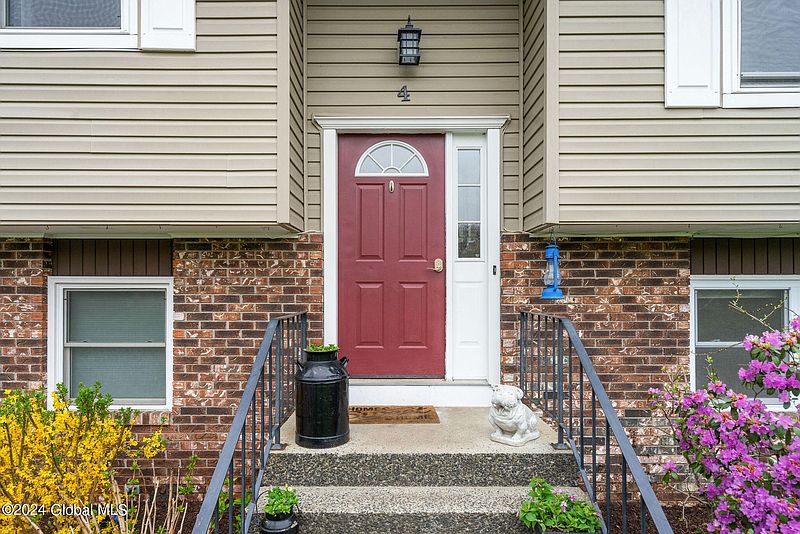 2nd image of 4 Spruce Court