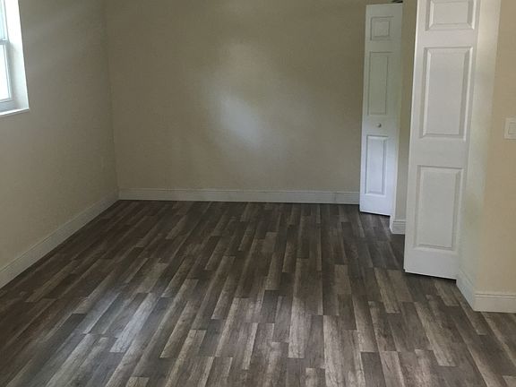 3rd image of 3401 Pocahontas Dr