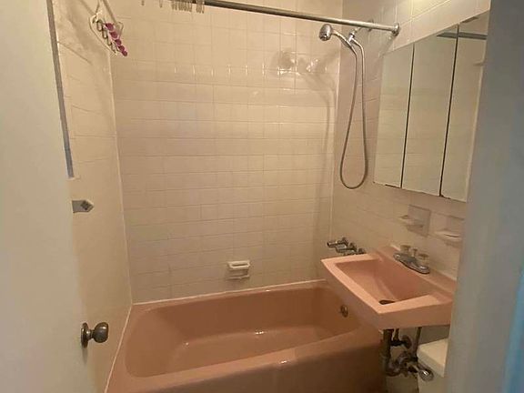 5th image of 152 E 83rd St #4E