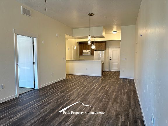 5th image of 120 12th Ave S #2