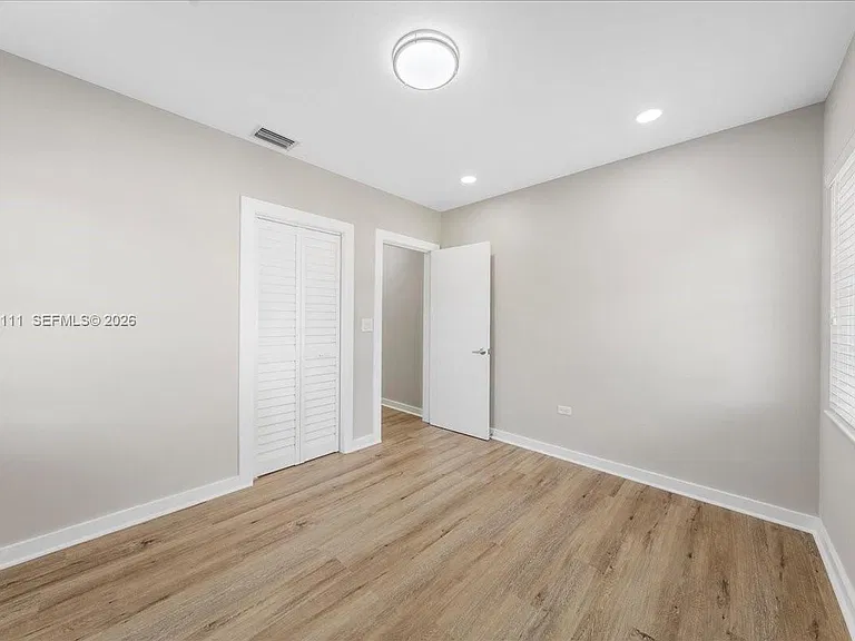 7705 SW 66th St — Photo 34