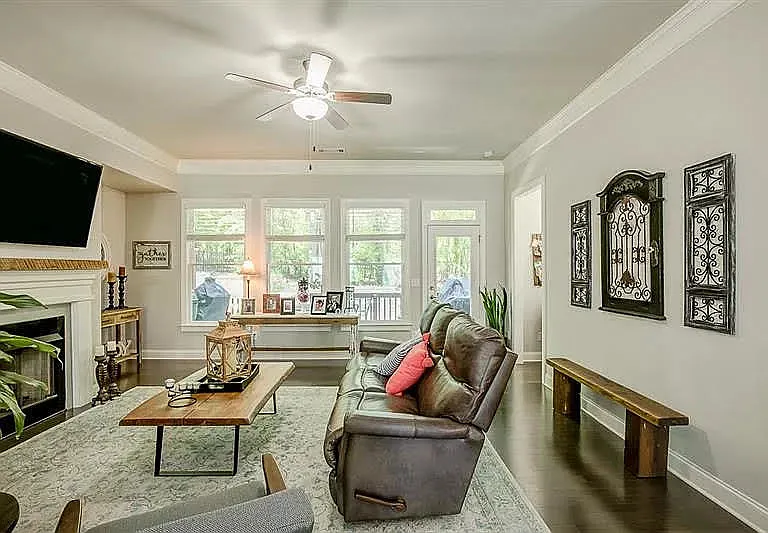 561 Suwanee Pass Trl — Photo 9