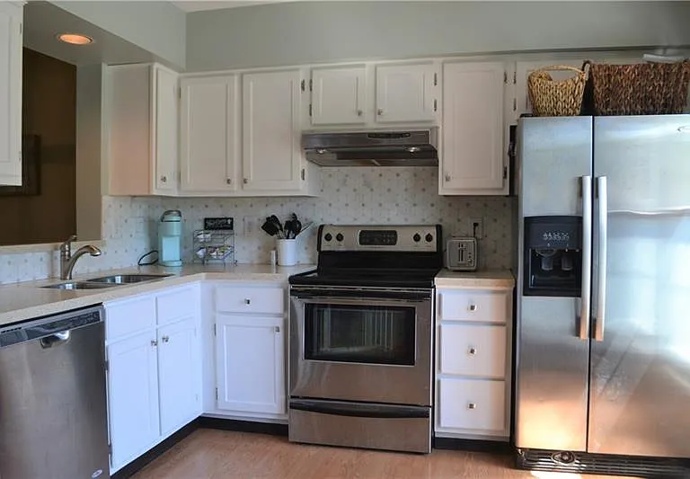 266 Clearbrook Ct — Photo 4