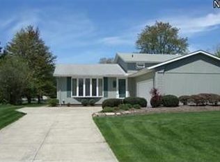 20416 Village Green Dr, Strongsville, OH 44136