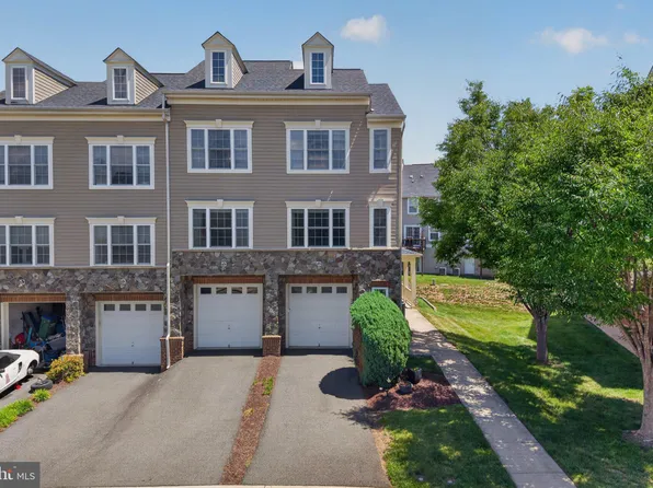 2819 Chinkapin Oak Ln, Woodbridge, VA 22191