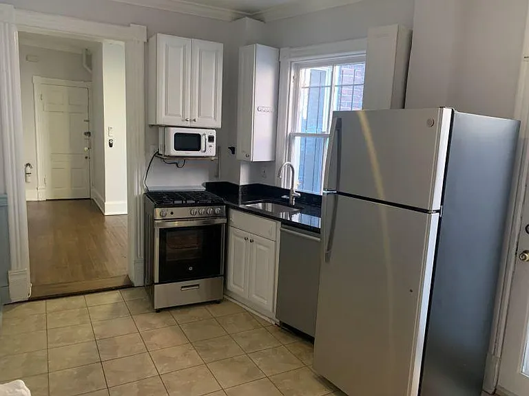 721 E Capitol St SE #2 — Photo 4