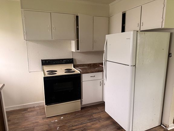 5th image of 82 Spruce St