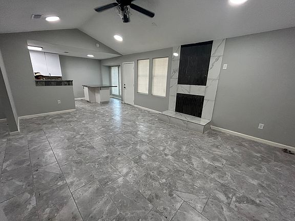 2nd image of 15827 Kenbrook Dr