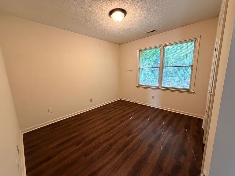 3020 Sherrill Ave #F — Photo 12