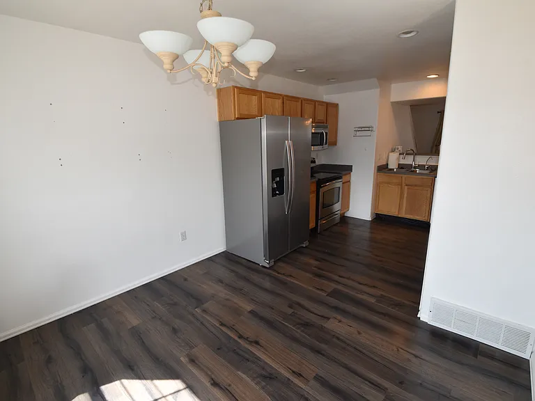 104 Vale St — Photo 11