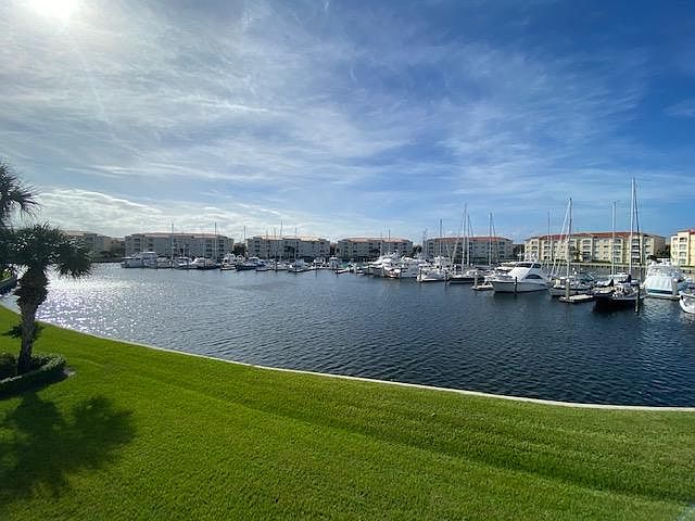Home For Sale In Harbour Isle