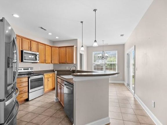 3rd image of 101 Kessinger Dr.