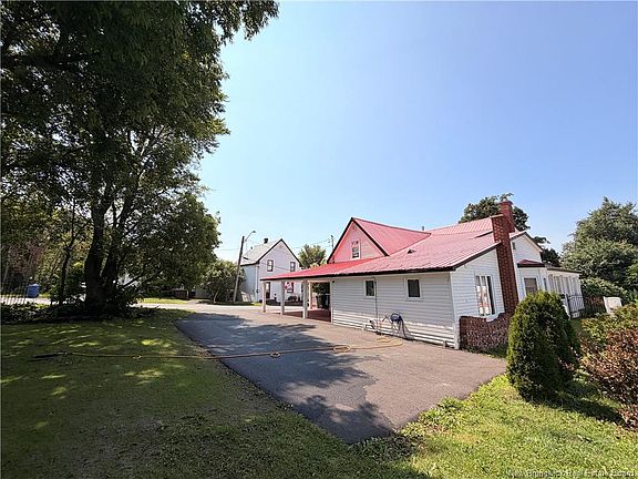 4th image of 1512 Water St