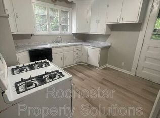 32 Fair Pl, Rochester, NY 14609