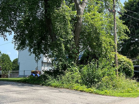 3rd image of 1518 Waxwing Dr