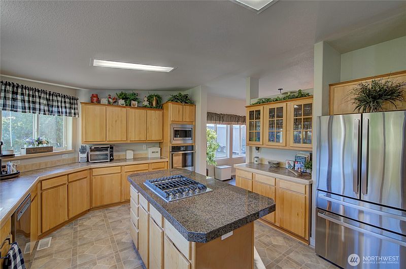 3rd image of 1220 Morrison Road