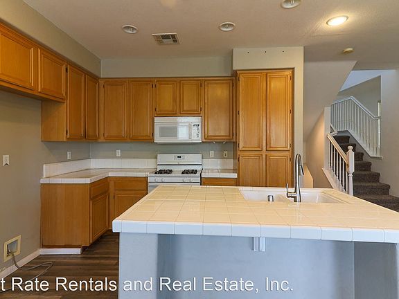 5th image of 3626 W Devonshire Ave Unit 1007