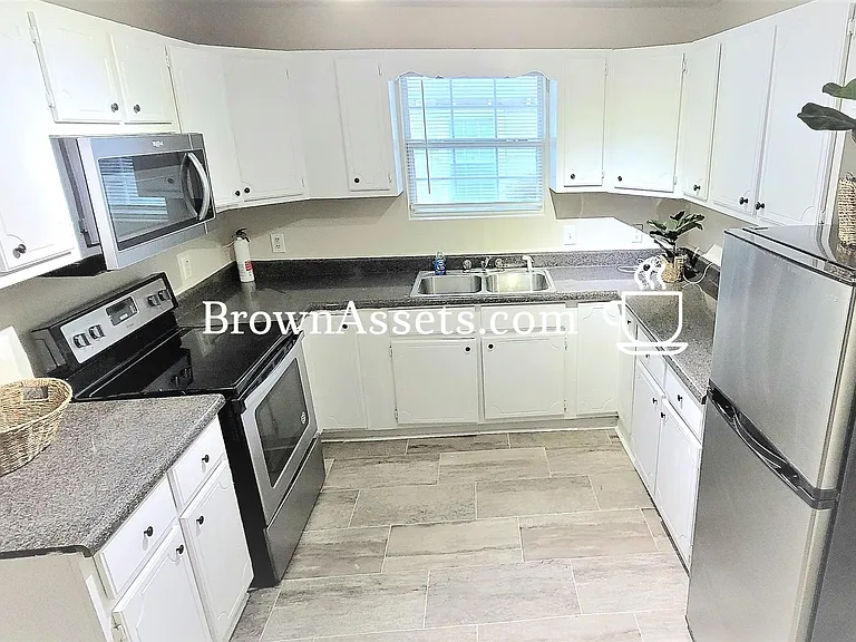 2722 B M Montgomery St — Photo 6
