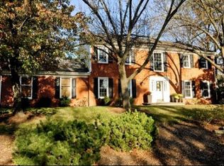 588 Lions Dr, Lake Zurich, IL 60047