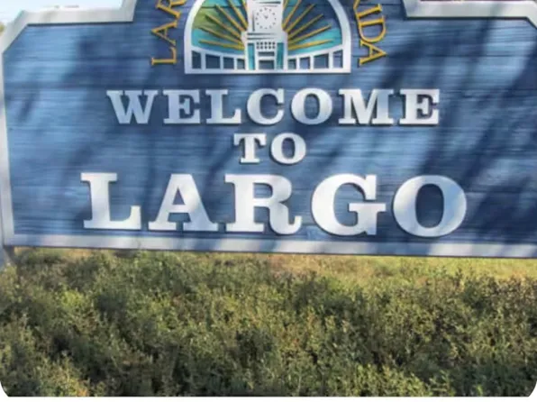 2702 Bay Breeze Ter, Largo, FL 33770