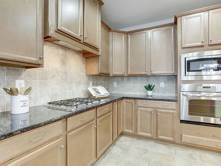 122 Parkview Ave — Photo 10