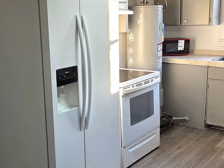 2608 W Jackson St #B — Photo 8