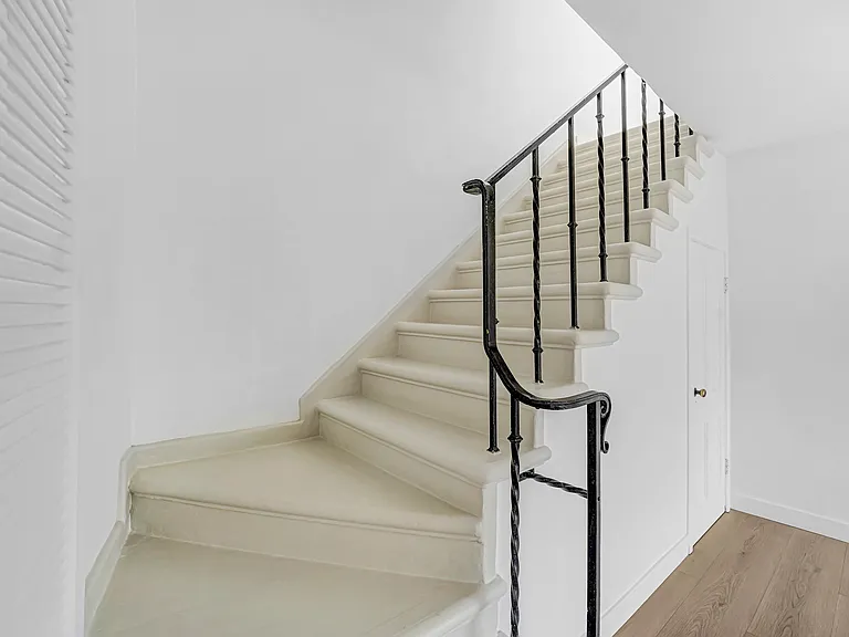 262 S Spalding Dr #1/2 — Photo 10