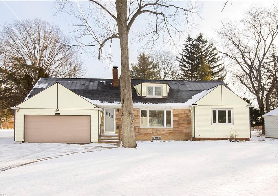 1st image of 4735 W 210th St