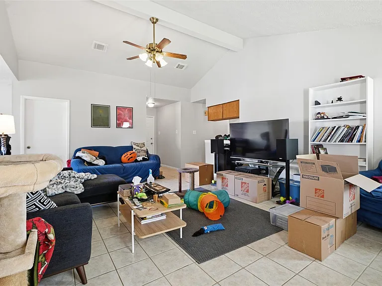 466 El Toro Ln — Photo 8