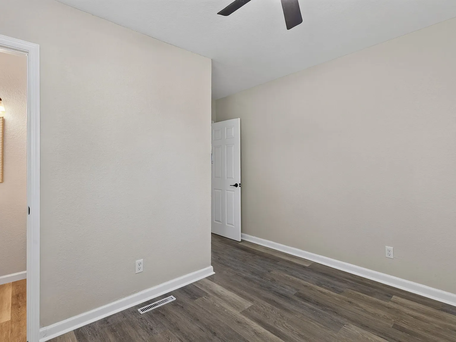 2 bed, 1.5 bath, 952 sqft, $1,950 — Photo 4