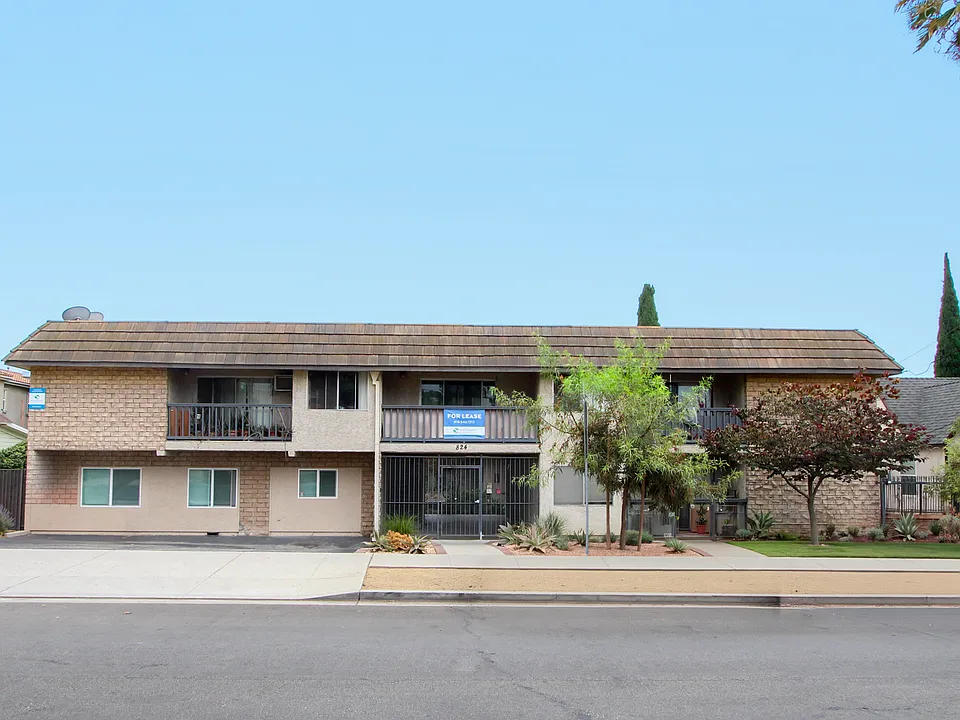 824 E Windsor Rd