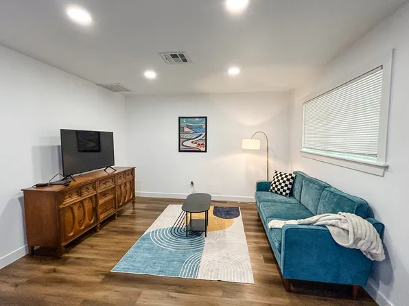 1011 S Rockford Ave #2, Tulsa, OK 74120