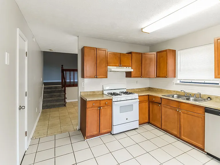5292 Kinsdale Ln — Photo 8