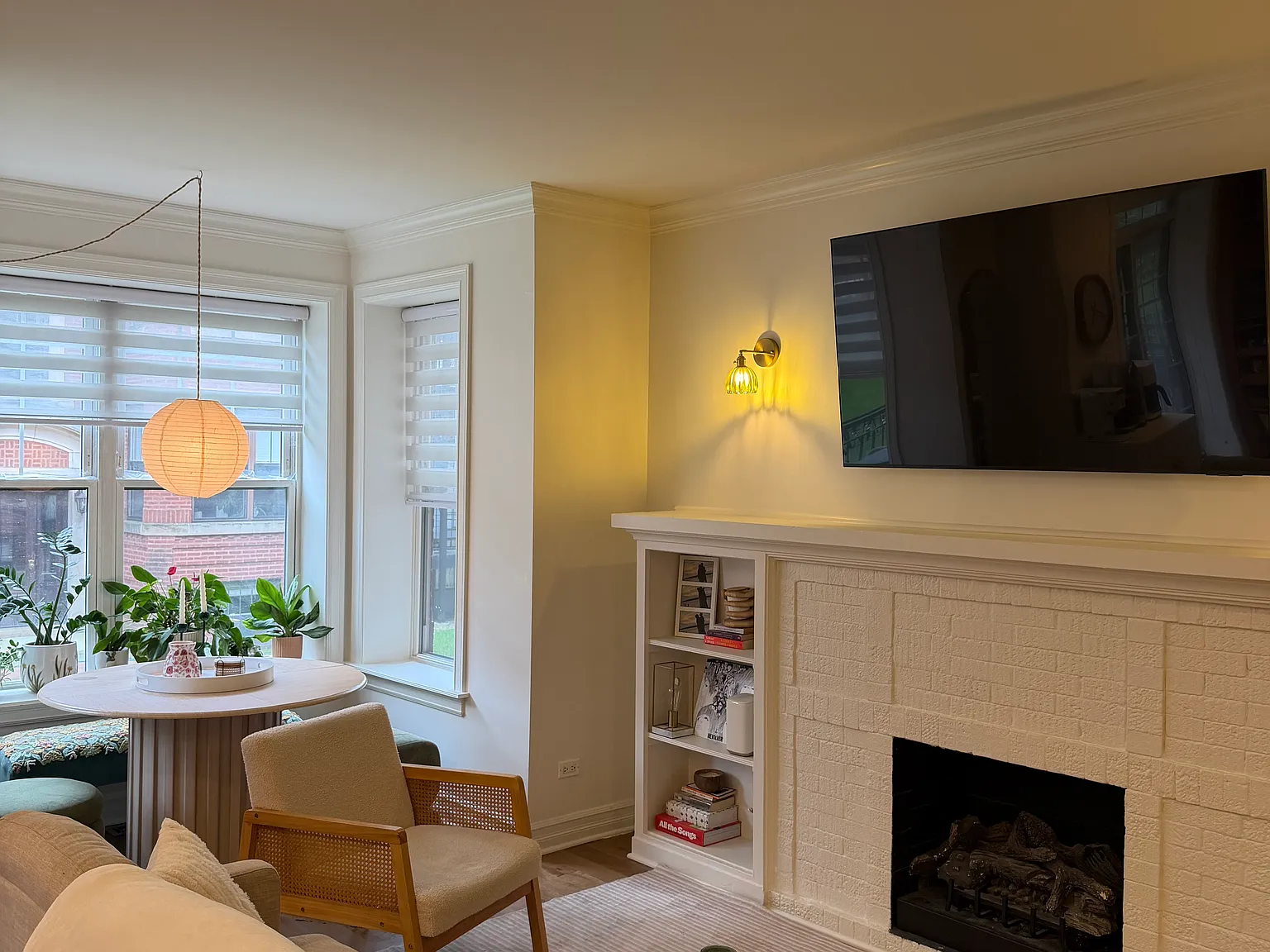 2 bed, $4,400 — Photo 2