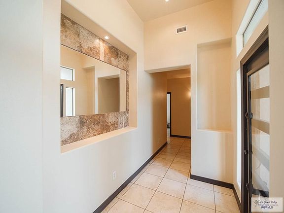 2nd image of 6785 Stone Oak