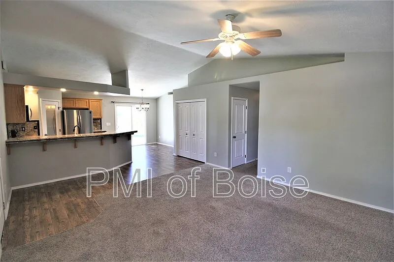 3 bed, 2.0 bath, 1148 sqft, $1,875 — Photo 4