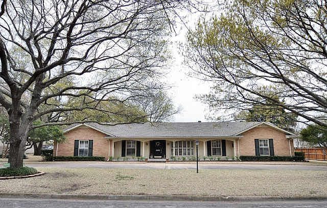 1st image of 7008 Gateridge Dr