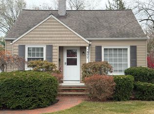 377 Oakmoor Rd, Bay Village, OH 44140