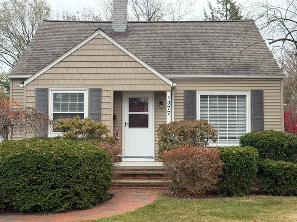 377 Oakmoor Rd, Bay Village, OH 44140