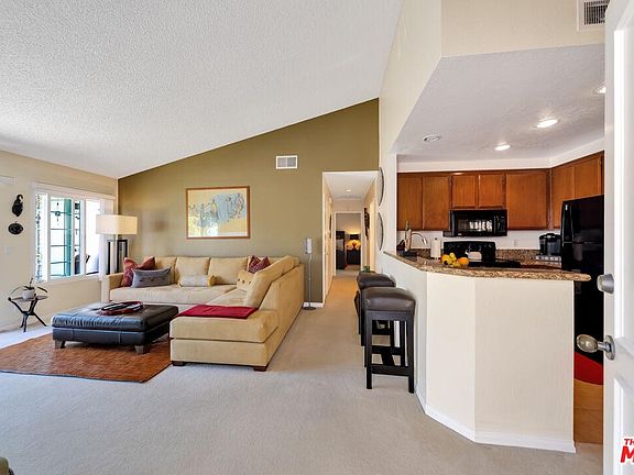 3rd image of 3860 Amberly Dr Unit K