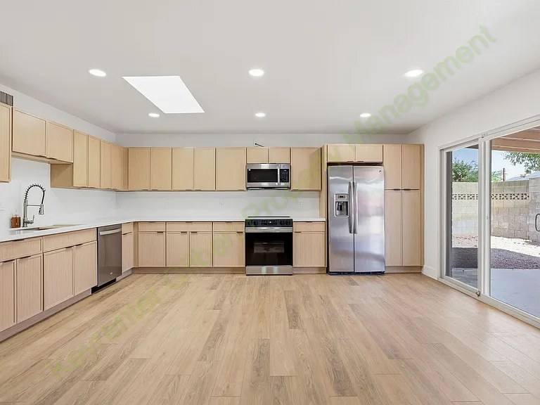 8608 E Whitton Ave — Photo 7