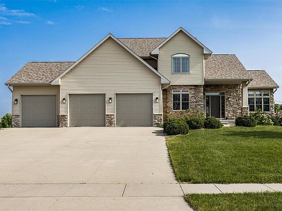 3rd image of 5802 Prairie Grass Ln NE