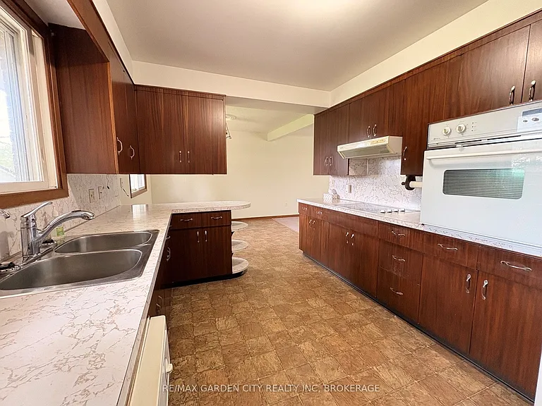 51 Bacon Ln — Photo 8