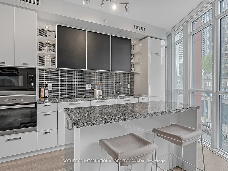 32 Davenport Rd #315 — Photo 7